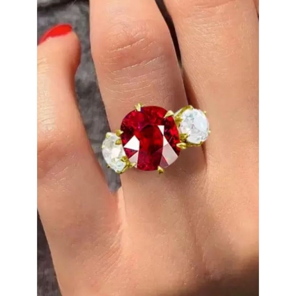 Nwt SayaBling Gold Three-Stone Ring with Vivid Red Center Gem